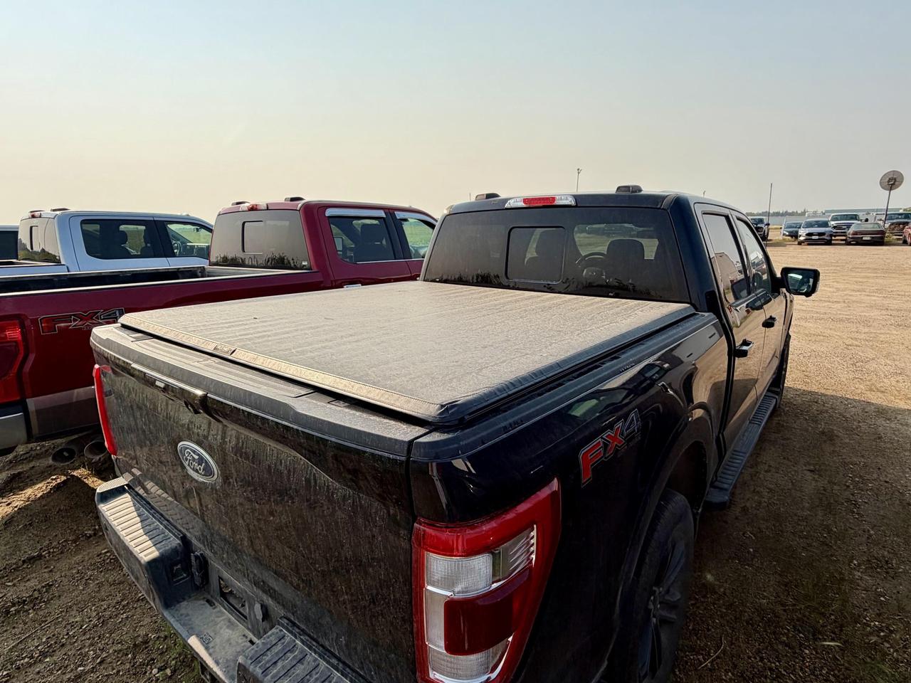 2023 Ford F-150 LARIAT 3.5L POWERBOOST 502A+ Photo2