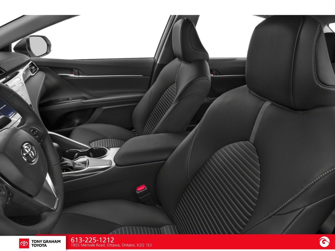 2019 Toyota Camry SE Photo