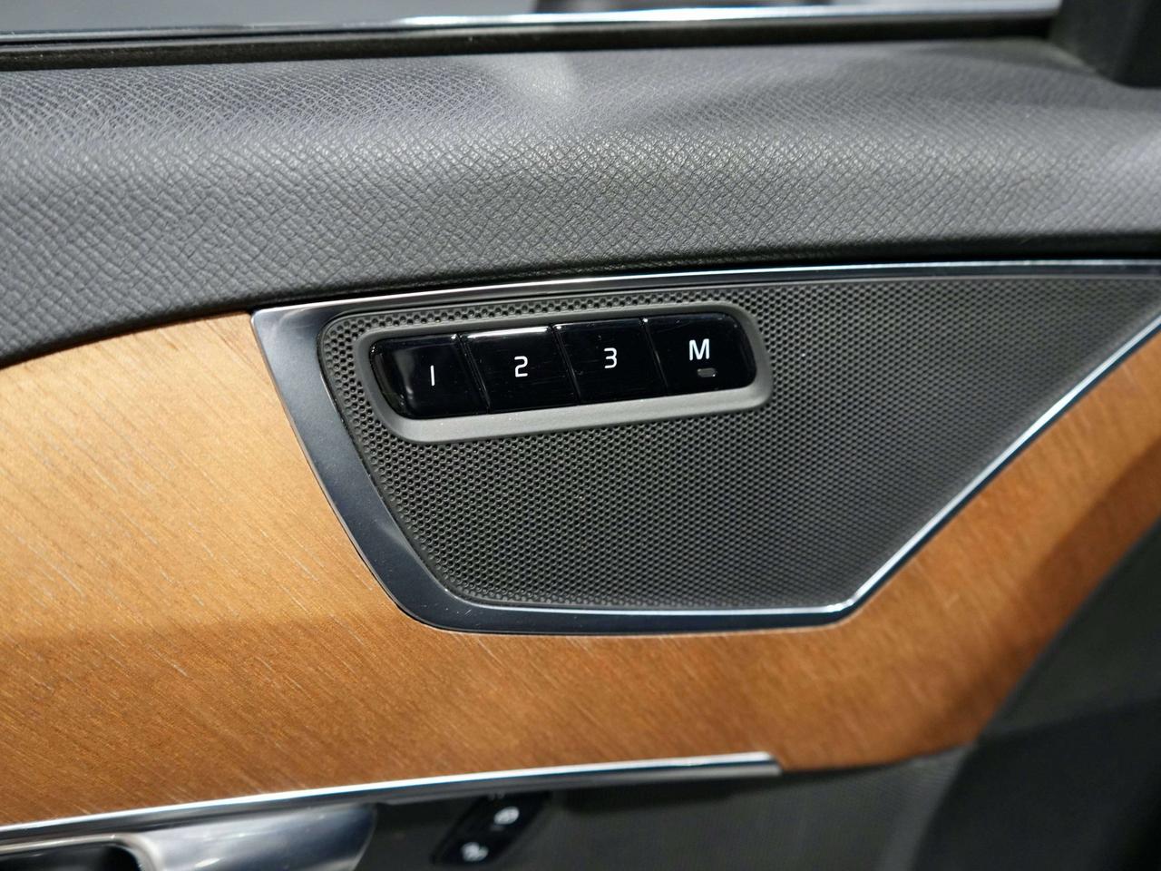 2023 Volvo XC90 CORE|NO ACCIDENT|7 PASSENGER|PANO Photo