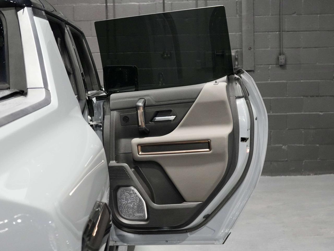 2025 GMC HUMMER EV Pickup 2X|No Accident|BOSE|DRIVER ASSIST|360 CAM Photo
