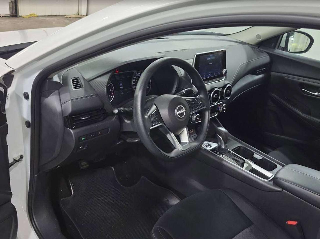 2024 Nissan Sentra SV | CLEAN CARFAX | SUNROOF | CARPLAY | PUSH START Photo3