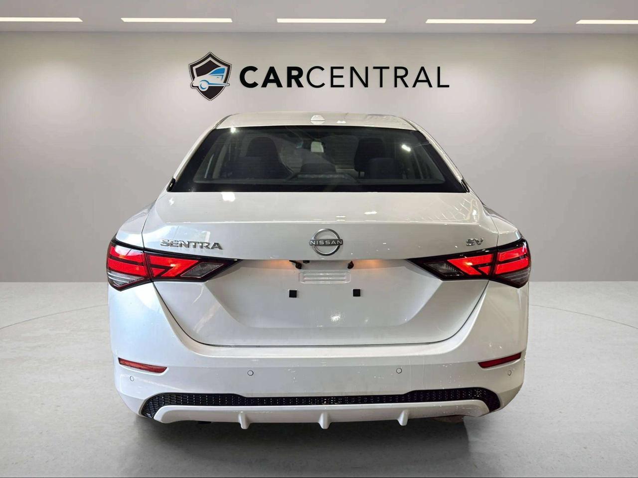 2024 Nissan Sentra SV | CLEAN CARFAX | SUNROOF | CARPLAY | PUSH START Photo3