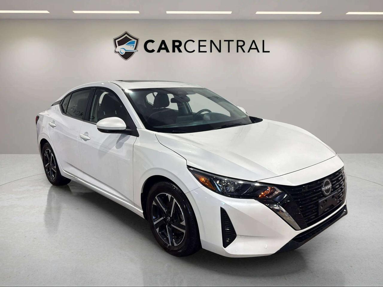 2024 Nissan Sentra SV | CLEAN CARFAX | SUNROOF | CARPLAY | PUSH START Photo
