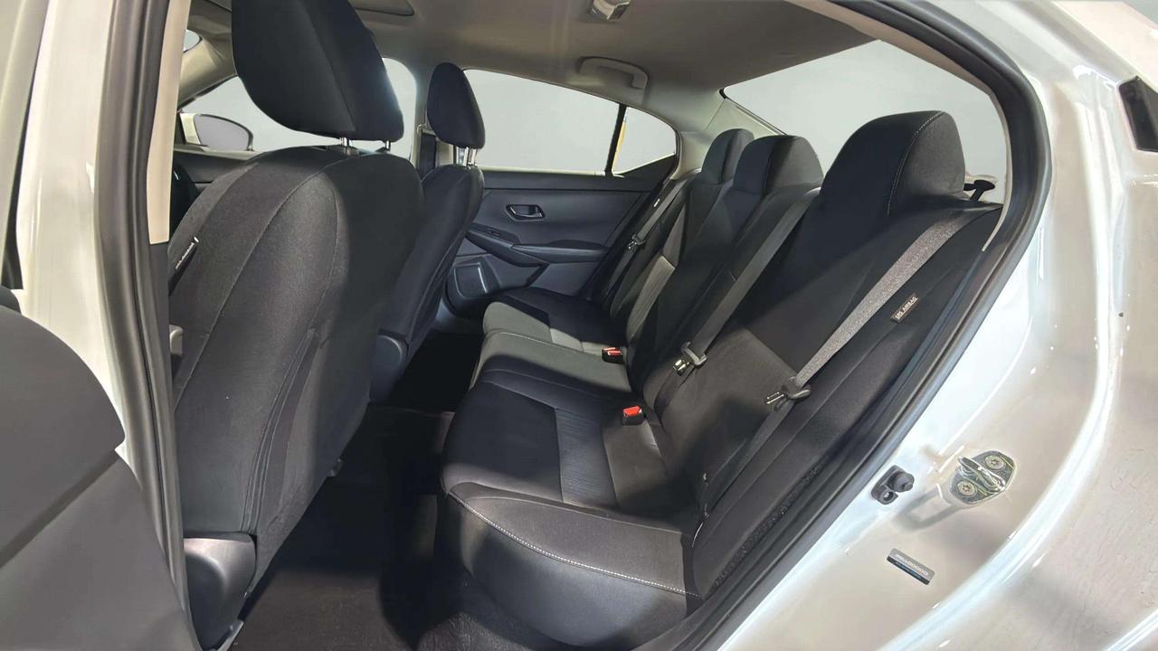 2024 Nissan Sentra SV | CLEAN CARFAX | SUNROOF | CARPLAY | PUSH START Photo