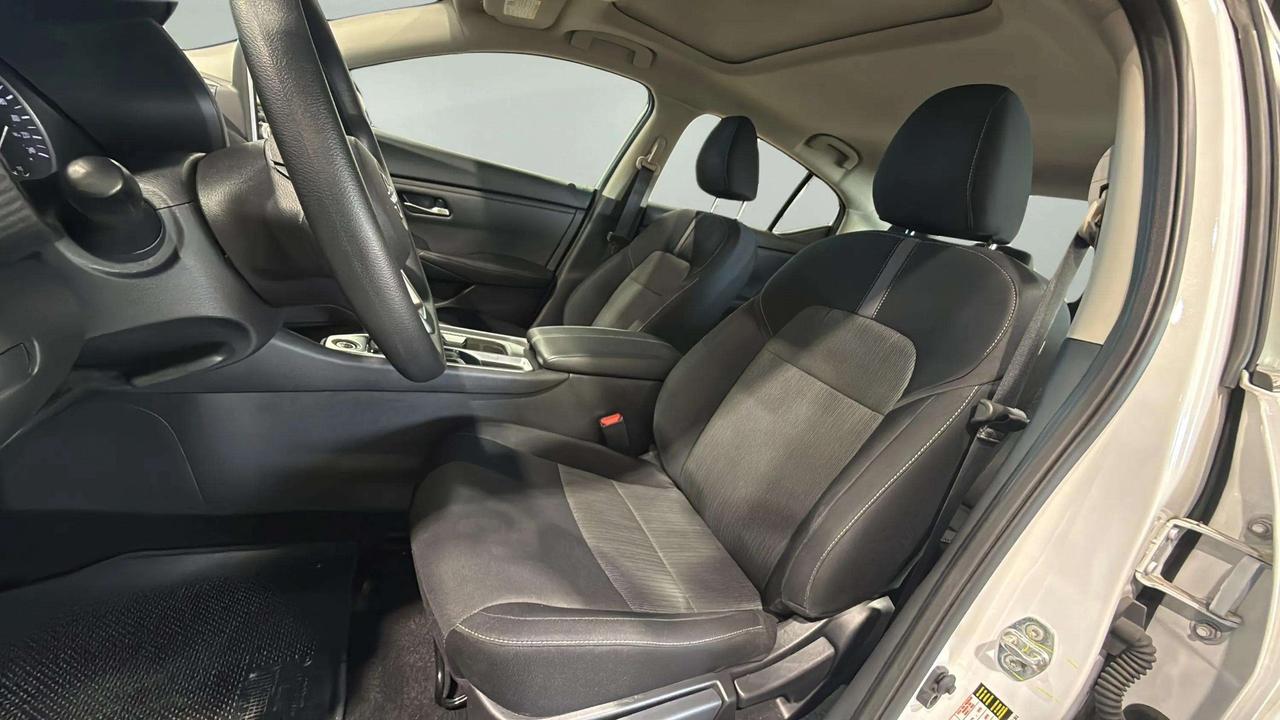 2024 Nissan Sentra SV | CLEAN CARFAX | SUNROOF | CARPLAY | PUSH START Photo