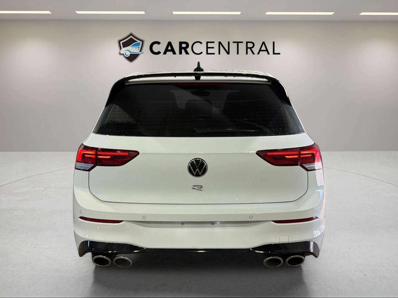 2022 Volkswagen Golf R Photo