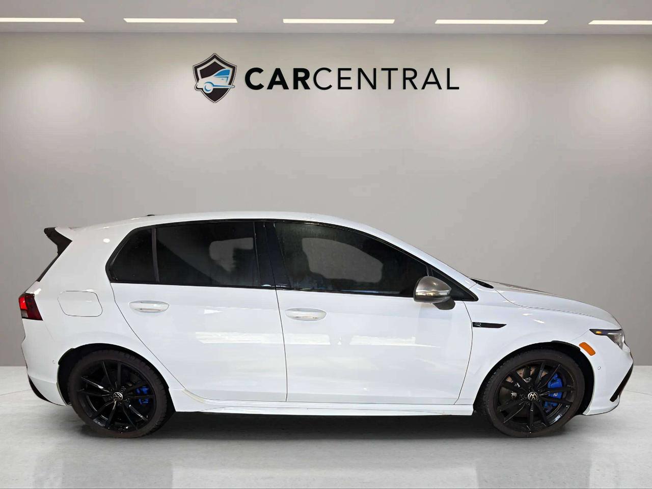 2022 Volkswagen Golf R Photo