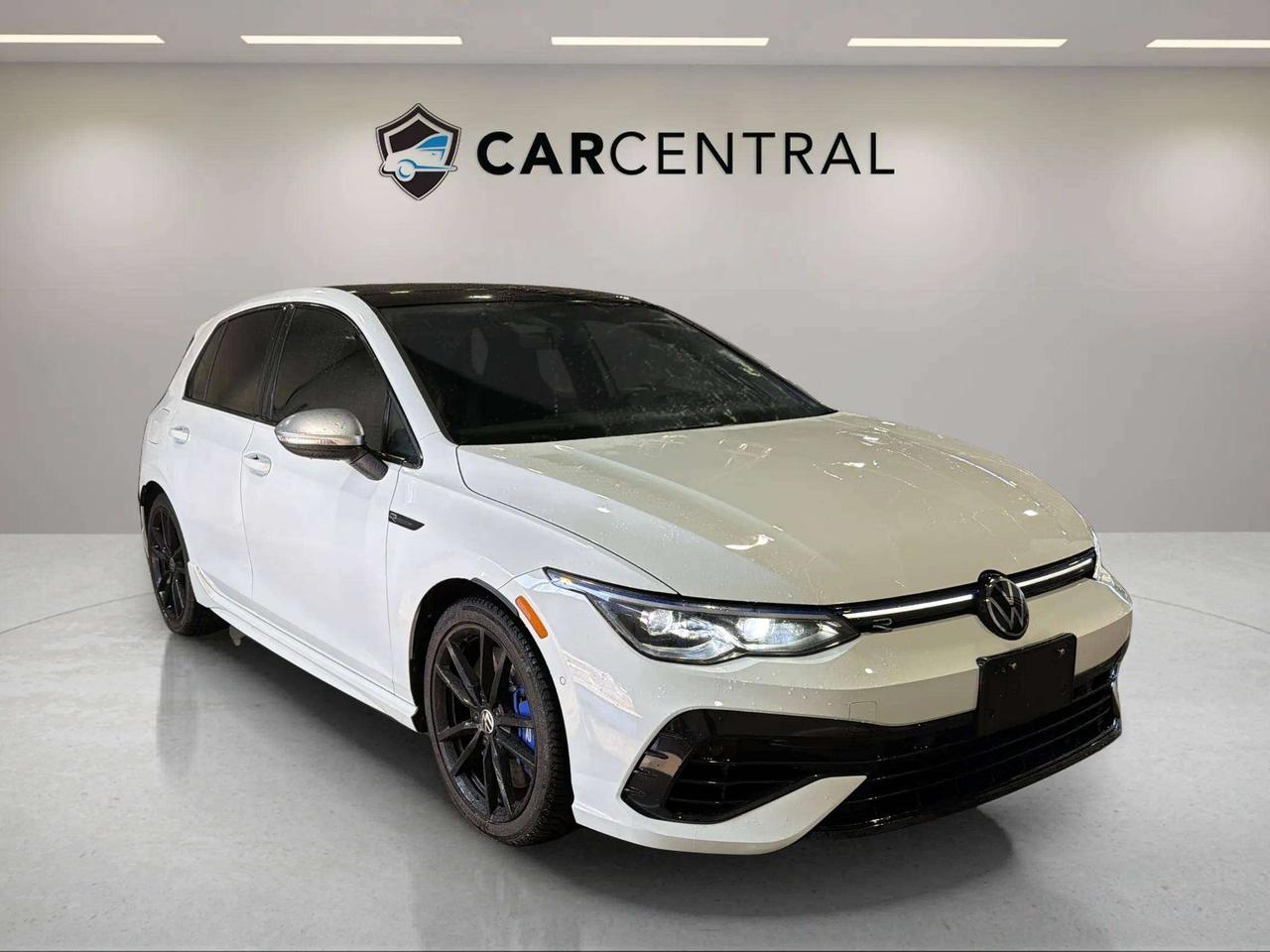 2022 Volkswagen Golf R Photo