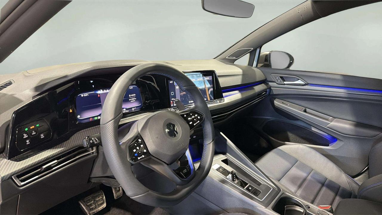 2022 Volkswagen Golf R Photo