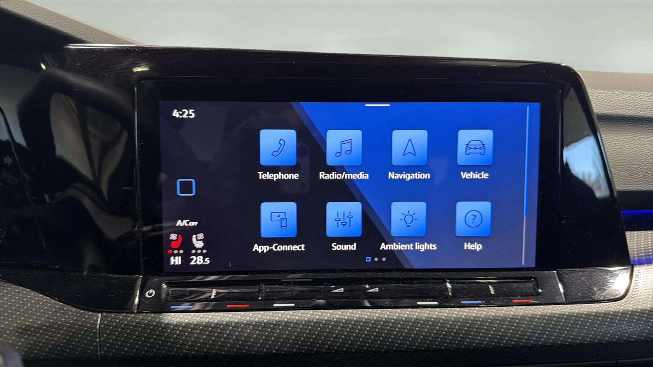 2022 Volkswagen Golf R Photo