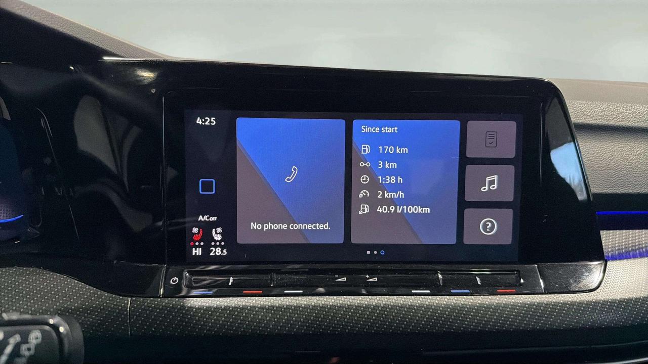 2022 Volkswagen Golf R Photo