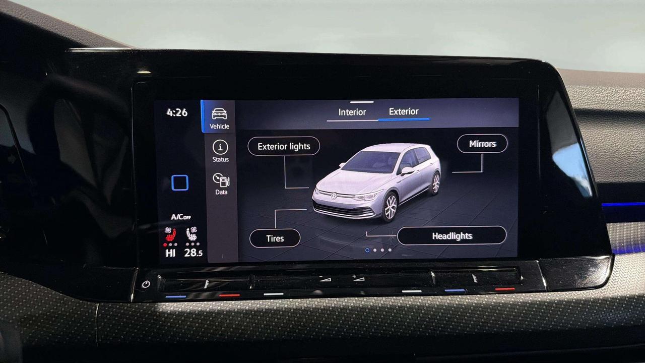 2022 Volkswagen Golf R Photo