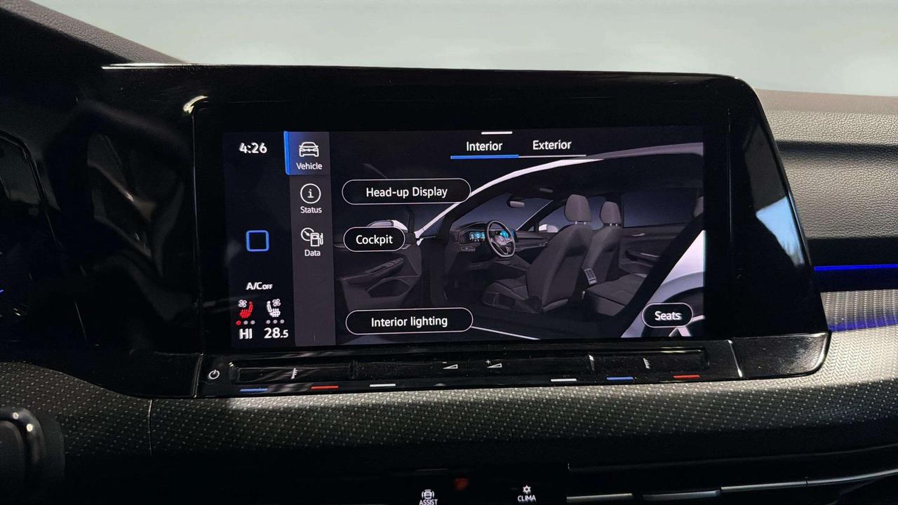 2022 Volkswagen Golf R Photo