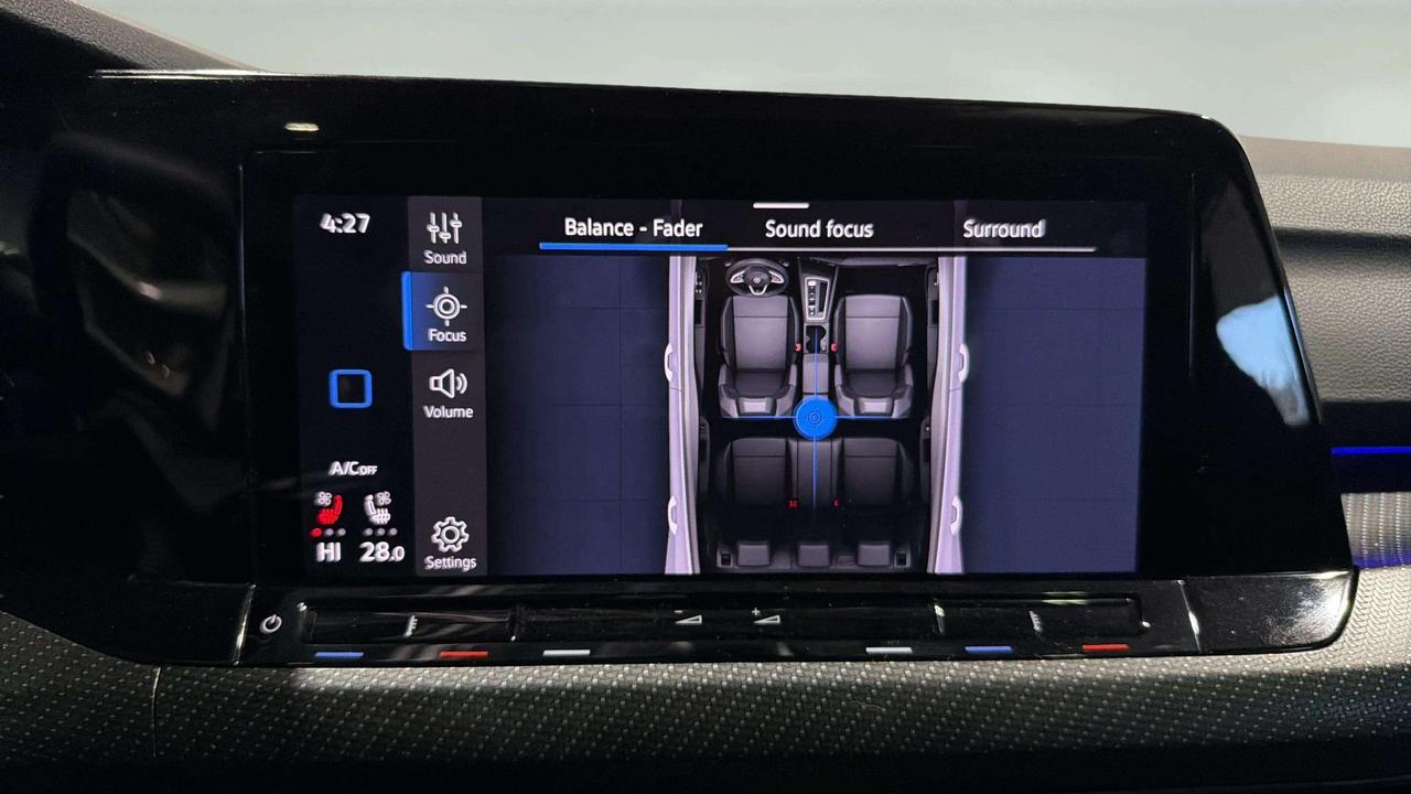 2022 Volkswagen Golf R Photo