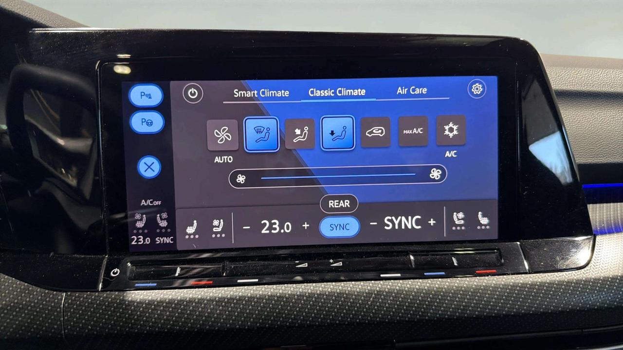 2022 Volkswagen Golf R Photo