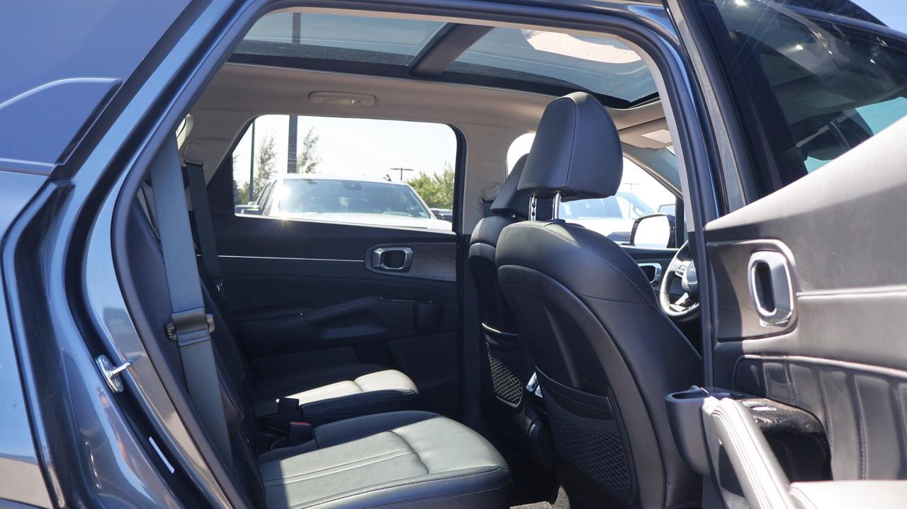 2025 Kia Sorento | AWD | Navigation System Photo
