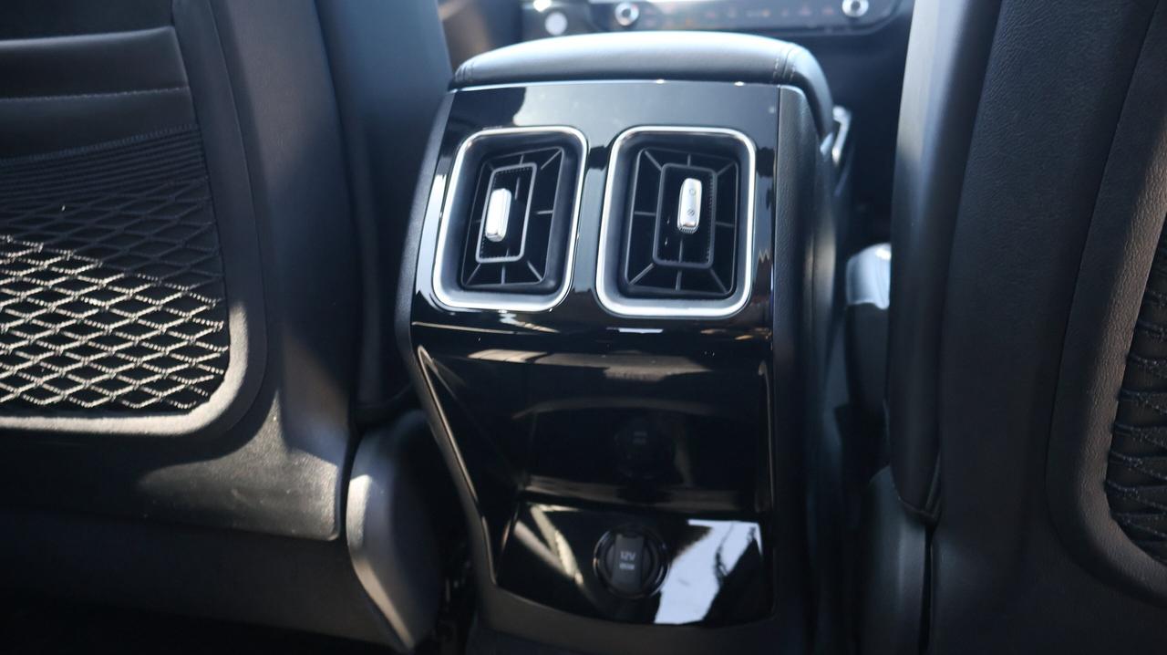 2025 Kia Sorento | AWD | Navigation System Photo