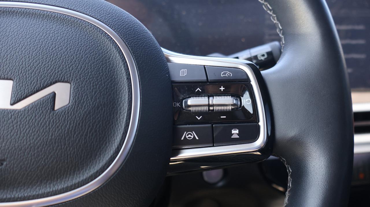 2025 Kia Sorento | AWD | Navigation System Photo
