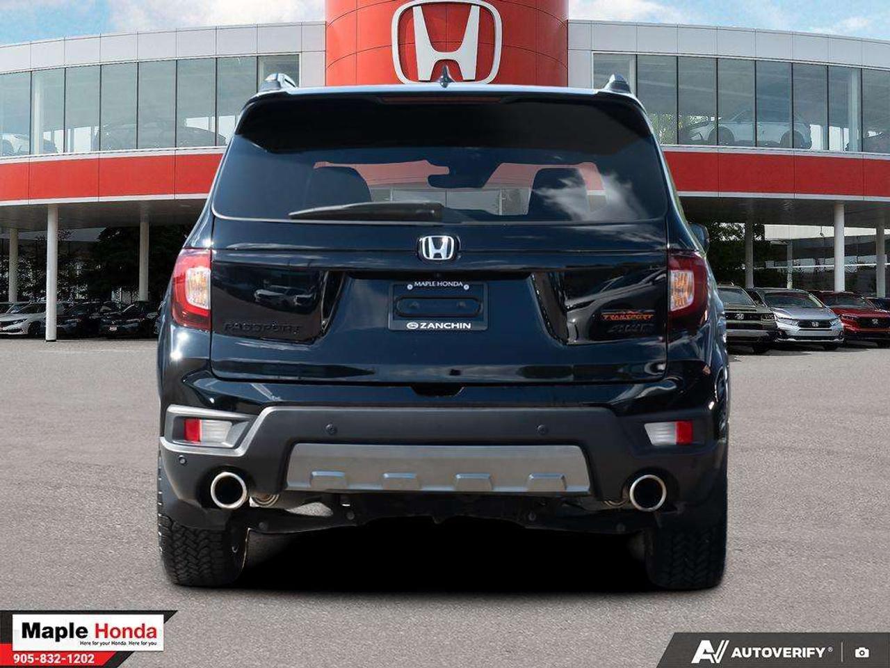 2024 Honda Passport Leather | Sunroof| Apple Car Play| Android Auto Photo4