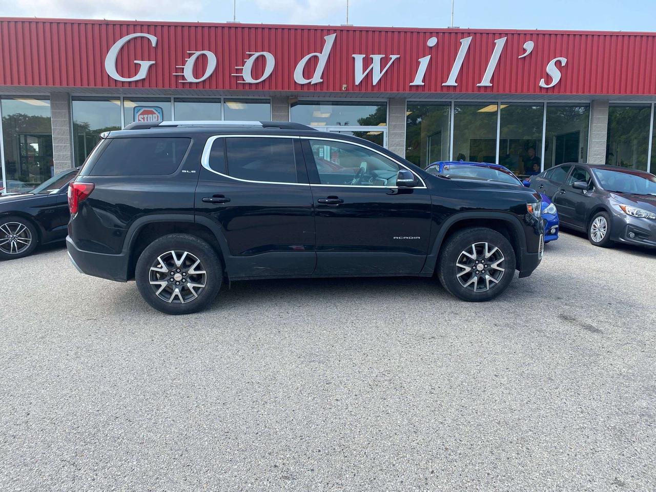 HEATED SEATS, BLUETOOTH, BACK UP CAMERA, REMOTE START & APPLE/ ANDROID CARPLAY! APPLY ONLINE FOR PREAPPROVAL ON FINANCING TODAY Low bank financing rates! Good or bad credit welcome. Let us help restore your credit history. In house financing available as well at reasonable rates! Easy online credit application 24/7 on our website. We have over 250 quality pre-owned vehicles in stock at all times with fresh units arriving daily! Click our banner to view our entire inventory. Buy with confidence when you shop at Goodwills . We are a family owned business serving the community and many other cities such as Kitchener, London, St. Thomas, Tillsonburg, Cambridge, Guelph, Mississauga, Hamilton, Brantford, Oakville, Ingersoll and Woodstock. Vehicle history reports are always available and we are a full disclosure dealer. We service what we sell in our large six bay service shop. Our vehicles are certified and detailed. Of course trade-ins are always welcome. We thank you for your consideration at Goodwills, where you will find big city selection at small town pricing. All prices are plus HST and LICENSING