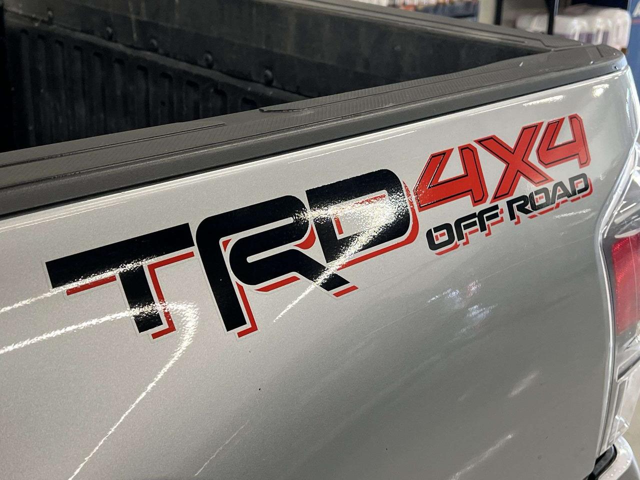 2023 Toyota Tacoma TRD OFF ROAD PREMIUM 4X4 | LEATHER | SUNROOF | NAV Photo
