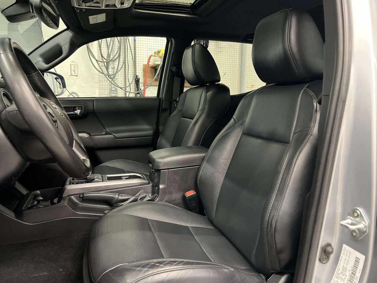 2023 Toyota Tacoma TRD OFF ROAD PREMIUM 4X4 | LEATHER | SUNROOF | NAV Photo