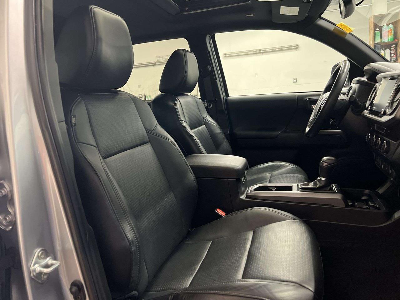 2023 Toyota Tacoma TRD OFF ROAD PREMIUM 4X4 | LEATHER | SUNROOF | NAV Photo
