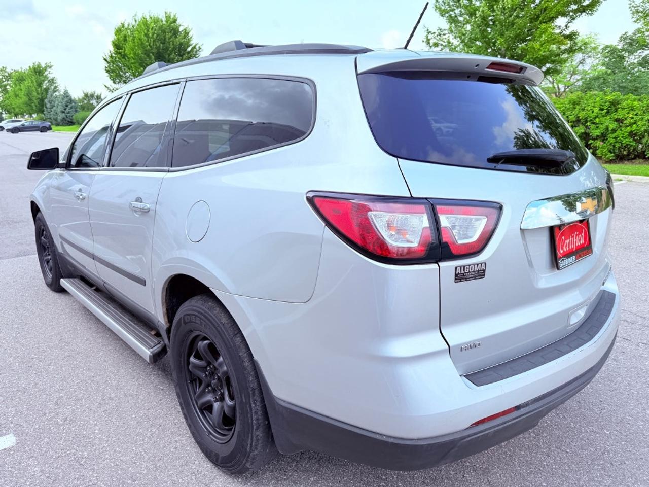 2014 Chevrolet Traverse LS 4dr SUV AWD (3.6L 6cyl 6A) Photo4