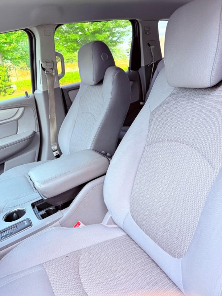 2014 Chevrolet Traverse LS 4dr SUV AWD (3.6L 6cyl 6A) Photo
