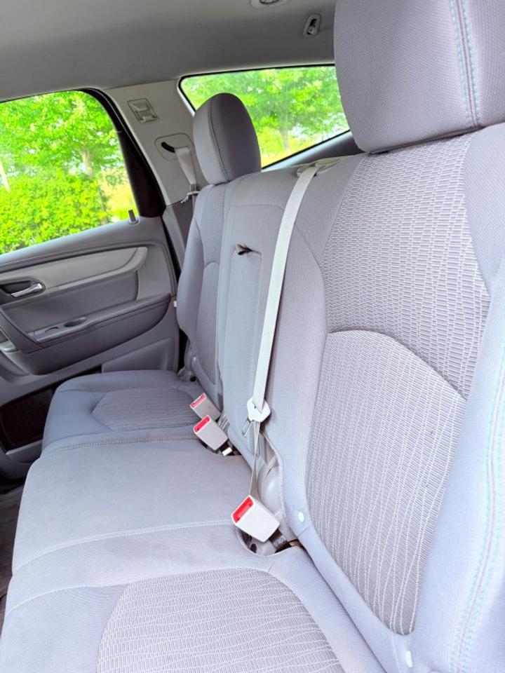 2014 Chevrolet Traverse LS 4dr SUV AWD (3.6L 6cyl 6A) Photo