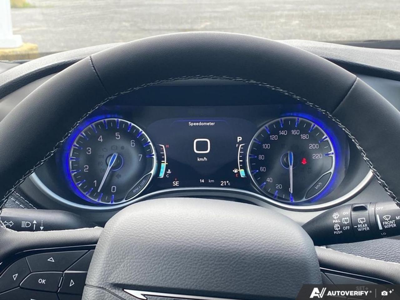 2027 Chrysler Pacifica Select Photo
