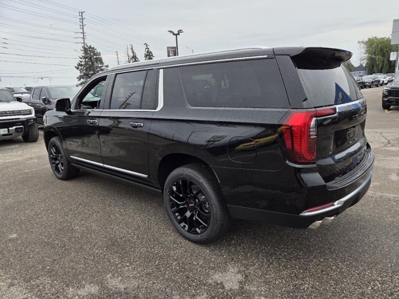2026 GMC Yukon XL Denali  DURAMAX DIESEL | DENALI RESERVE | SUPER CRUISE | BLACK APPEARANCE | 22" WHEELS Photo