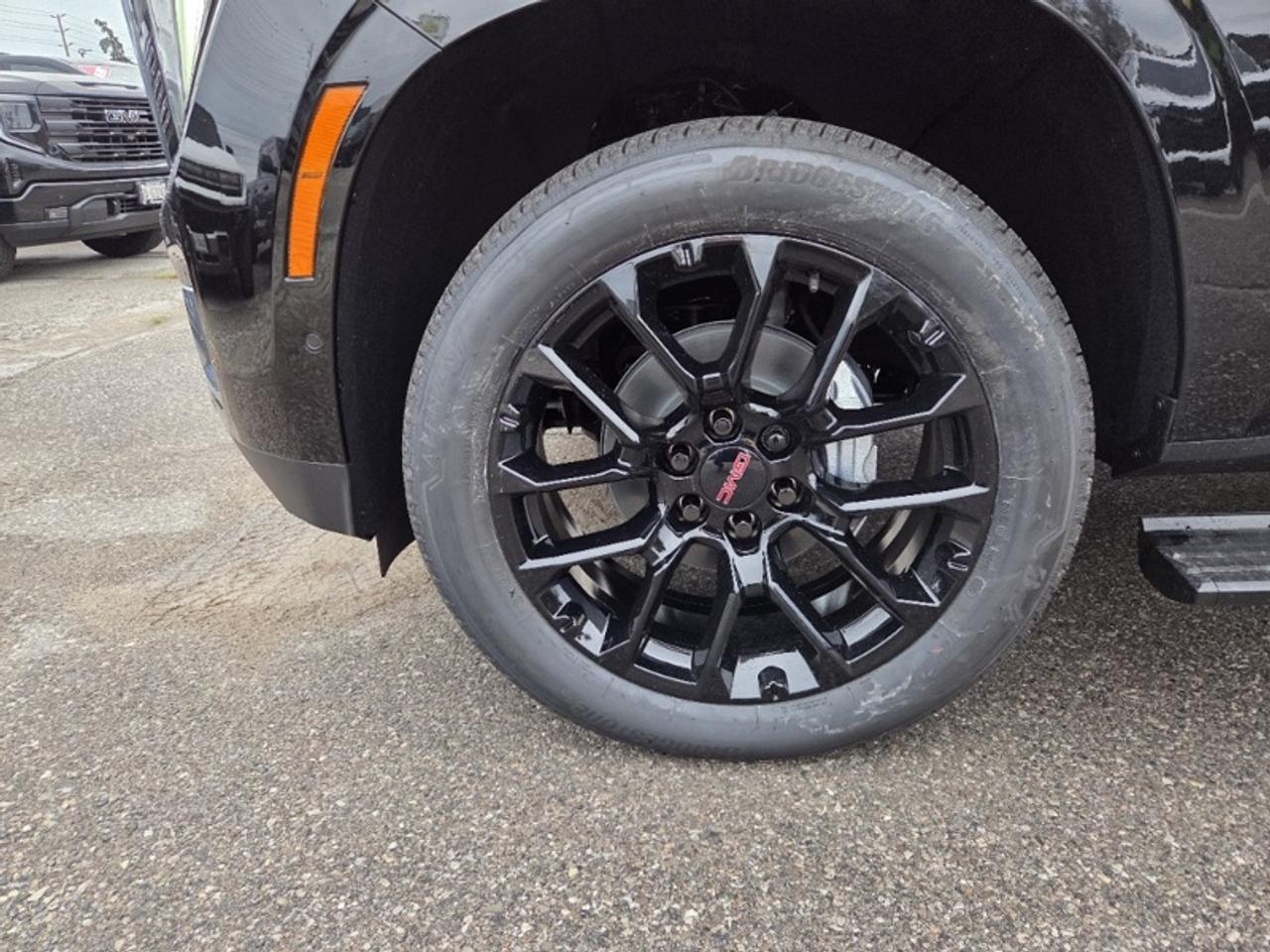 2026 GMC Yukon XL Denali  DURAMAX DIESEL | DENALI RESERVE | SUPER CRUISE | BLACK APPEARANCE | 22" WHEELS Photo
