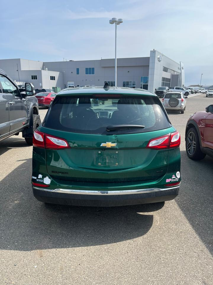 2018 Chevrolet Equinox LS Photo2