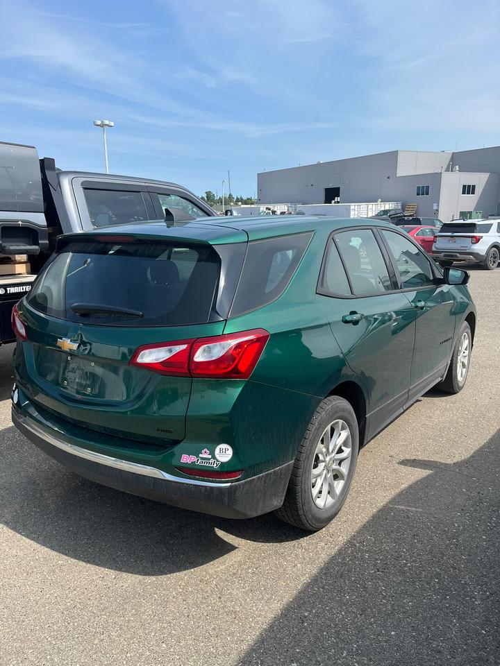2018 Chevrolet Equinox LS Photo1