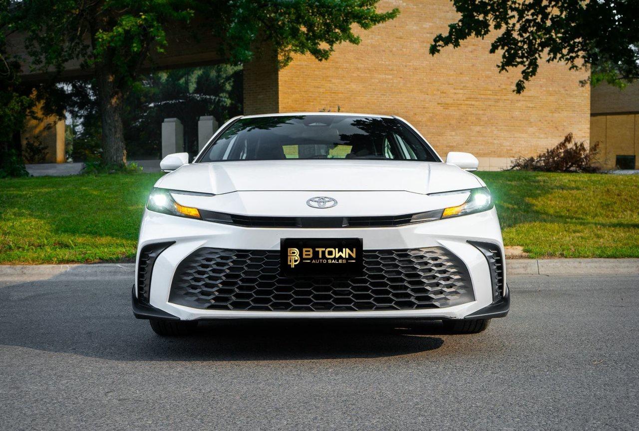 2025 Toyota Camry SE Photo