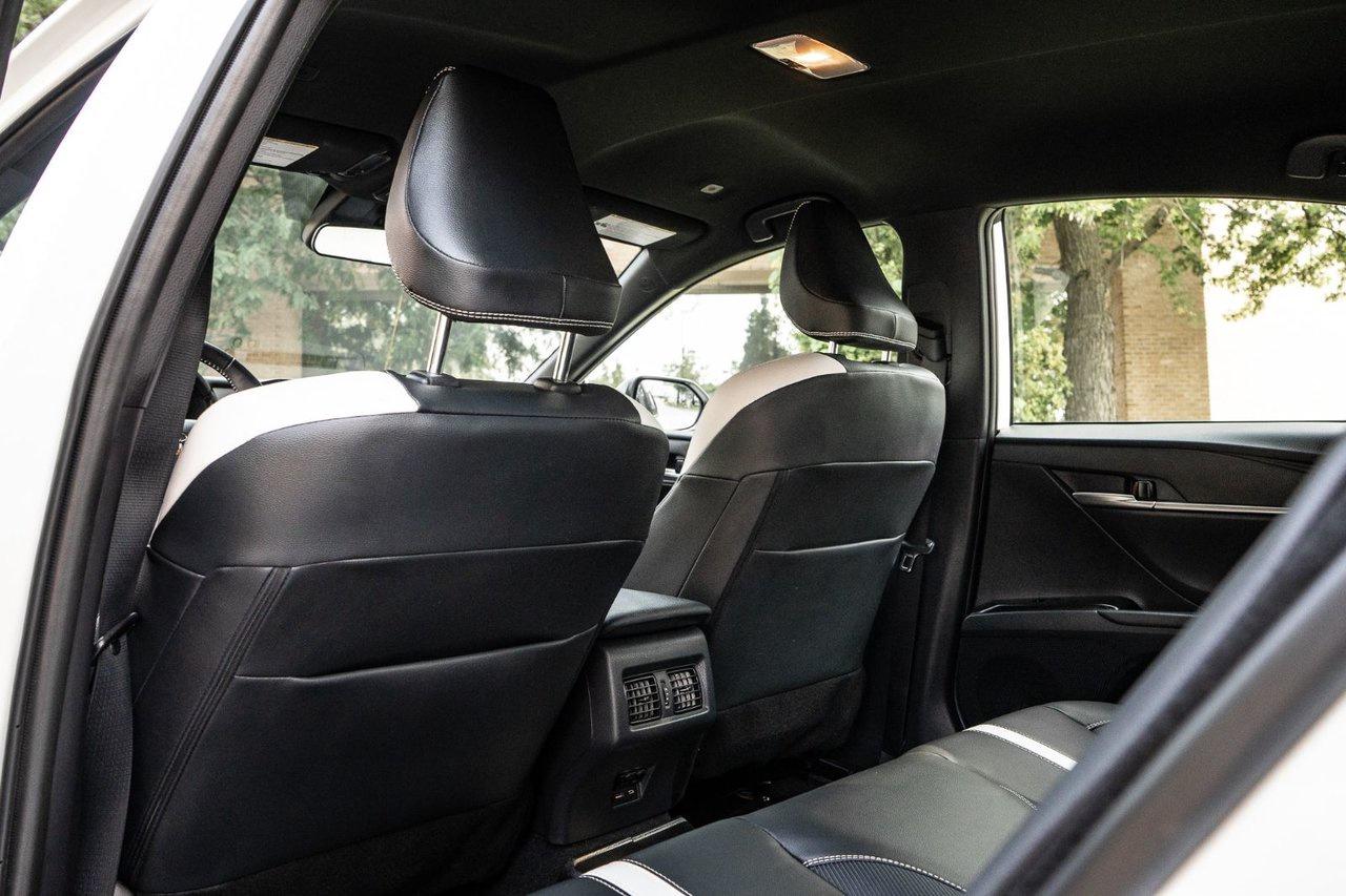 2025 Toyota Camry SE Photo