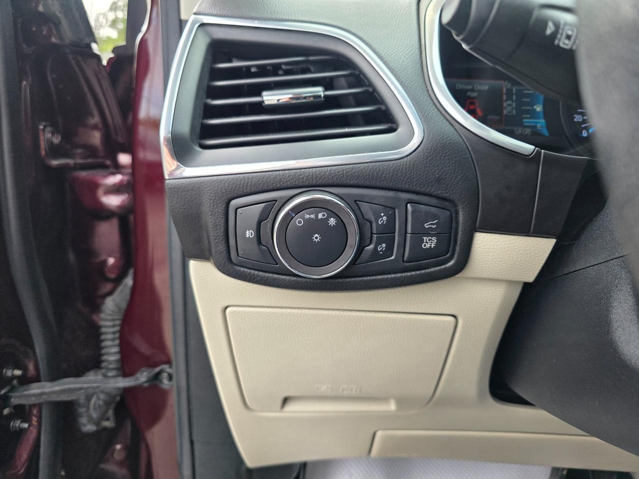 2019 Ford Edge Titanium AWD Photo