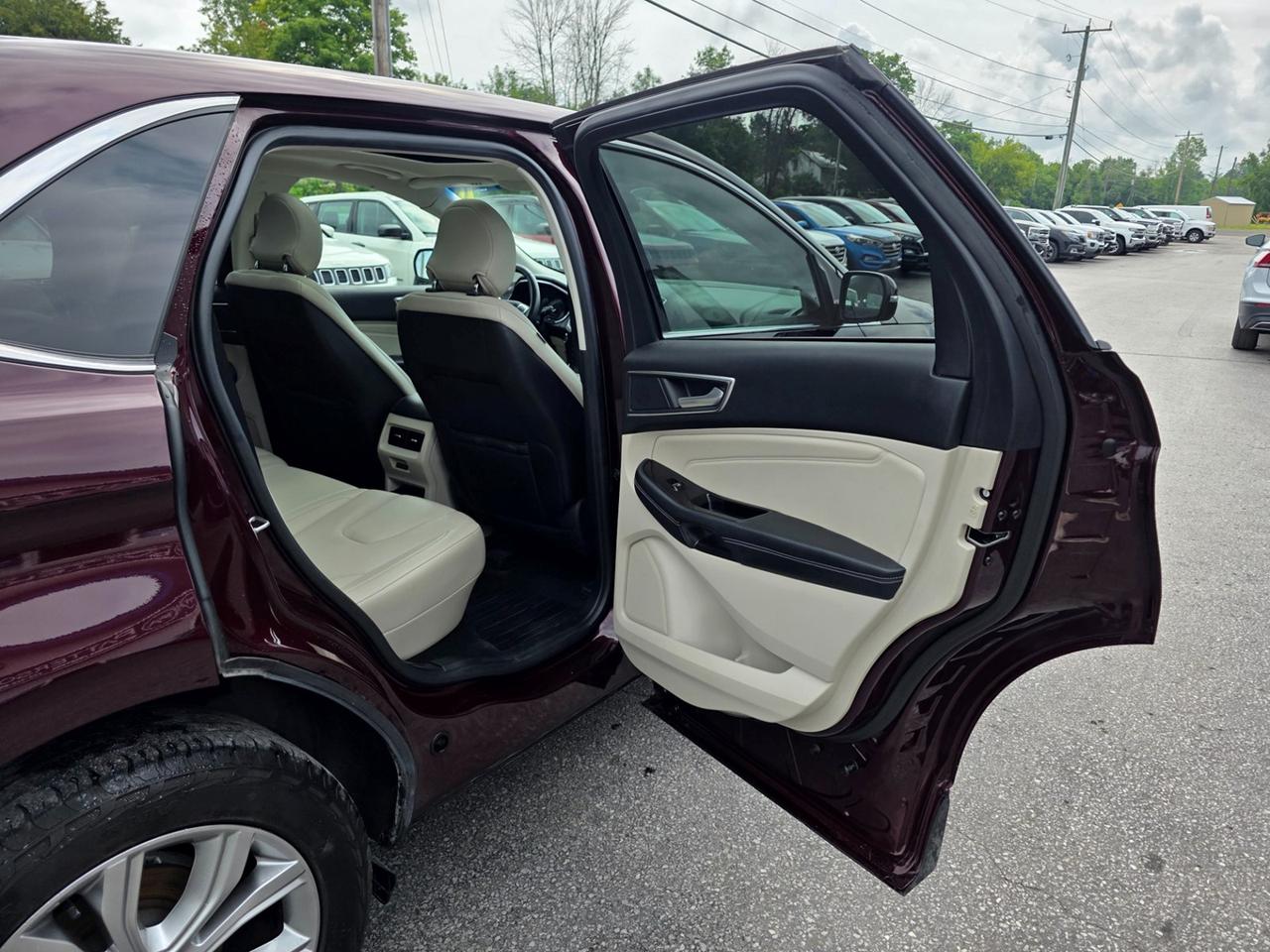 2019 Ford Edge Titanium AWD Photo