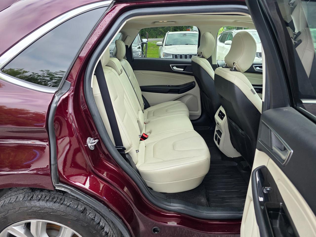 2019 Ford Edge Titanium AWD Photo