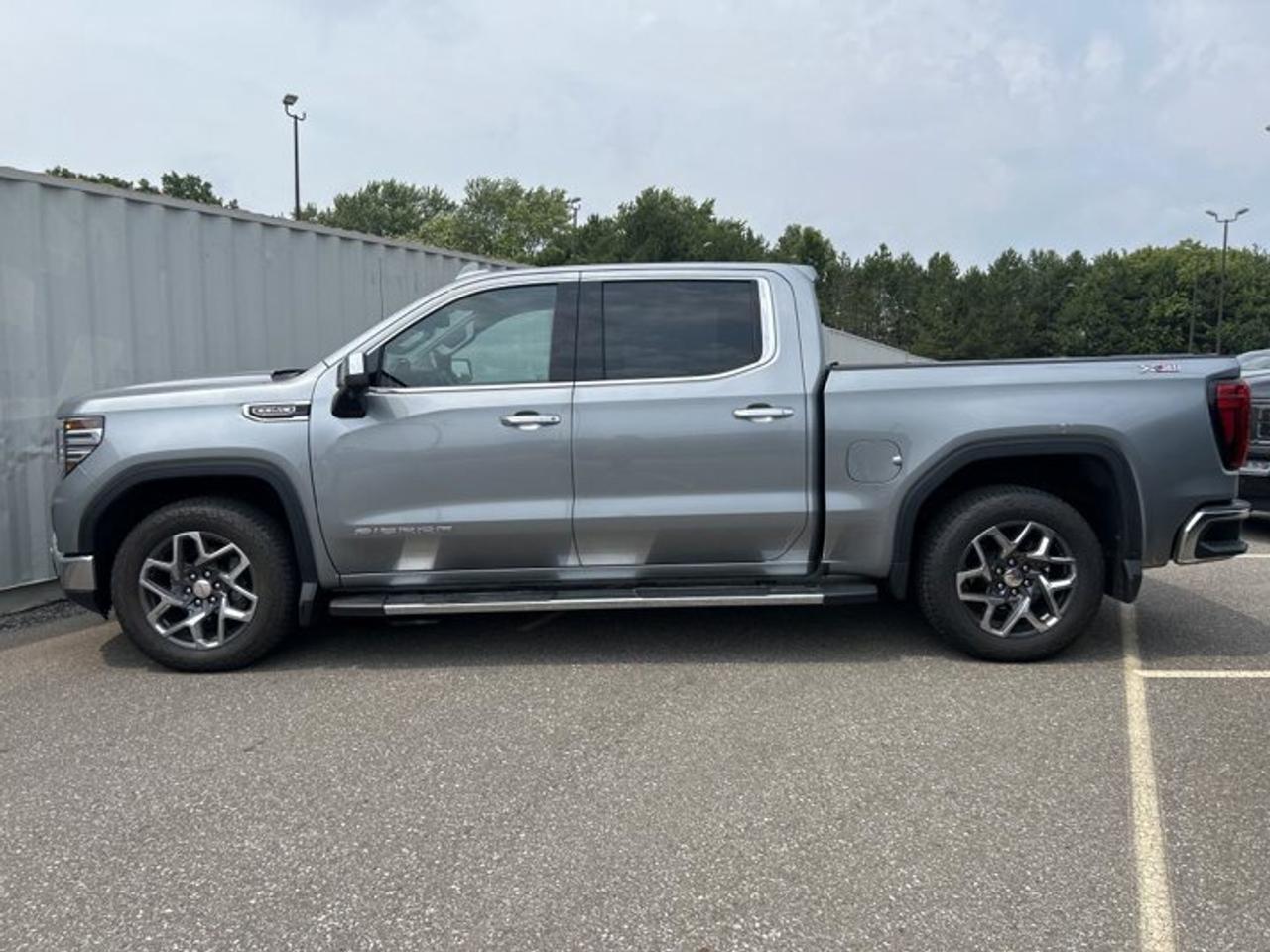 2024 GMC Sierra 1500 SLT X31 Off Road Crew Cab 6' Box 4WD | No Accidents Photo