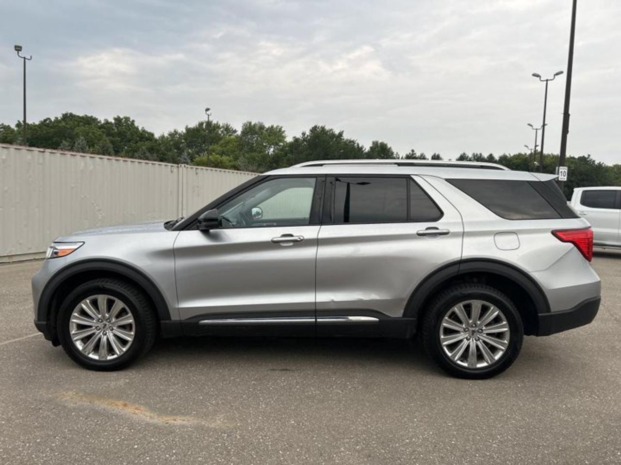 2020 Ford Explorer Limited 4WD | No Accidents | Vent. Front Seats Photo