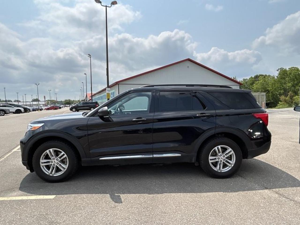 2023 Ford Explorer XLT 4WD | Leather Seats | Heated Steering Photo