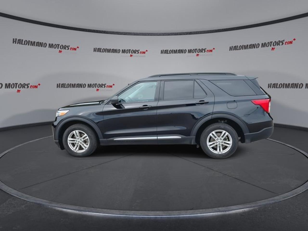 2023 Ford Explorer XLT 4WD | Leather Seats | Heated Steering Photo