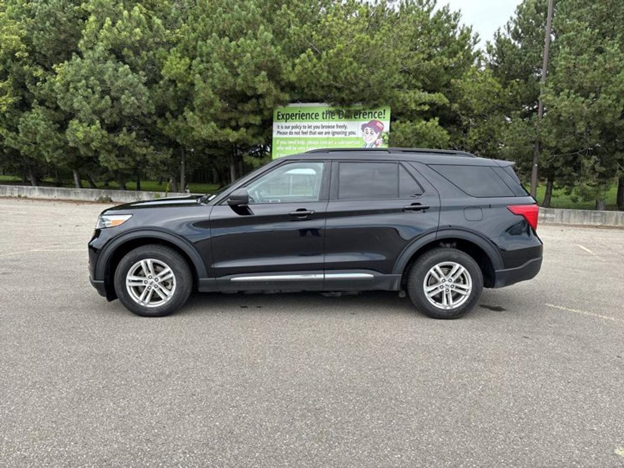 2023 Ford Explorer XLT 4WD | Leather Seats | Heated Steering Photo