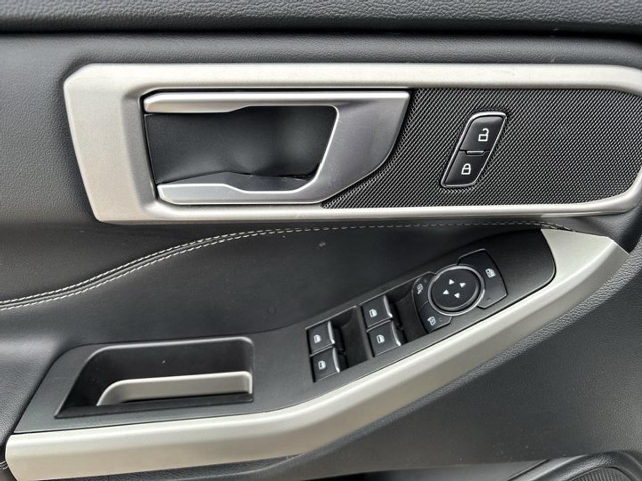 2023 Ford Explorer XLT 4WD | Leather Seats | Heated Steering Photo