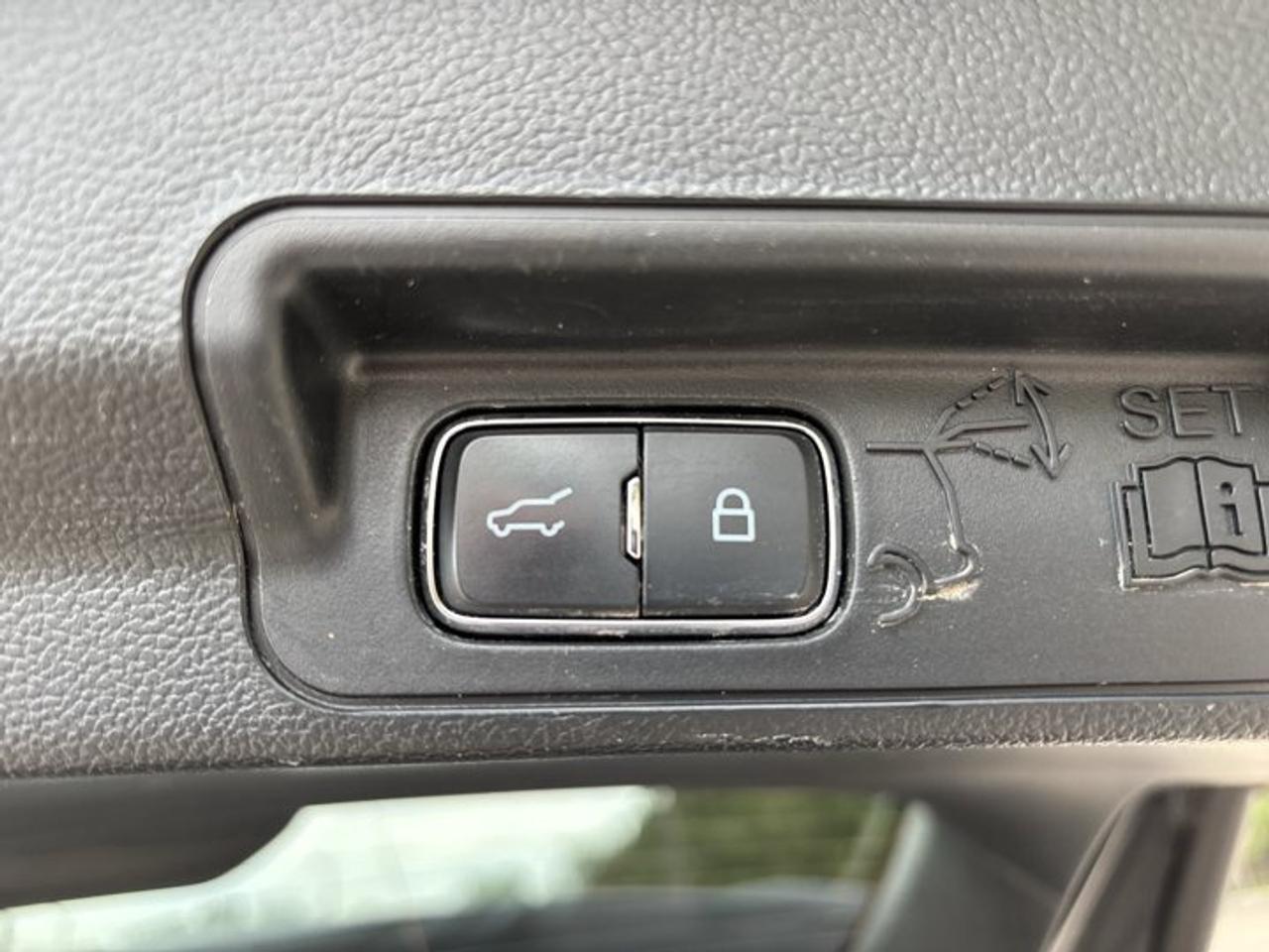 2023 Ford Explorer XLT 4WD | Leather Seats | Heated Steering Photo