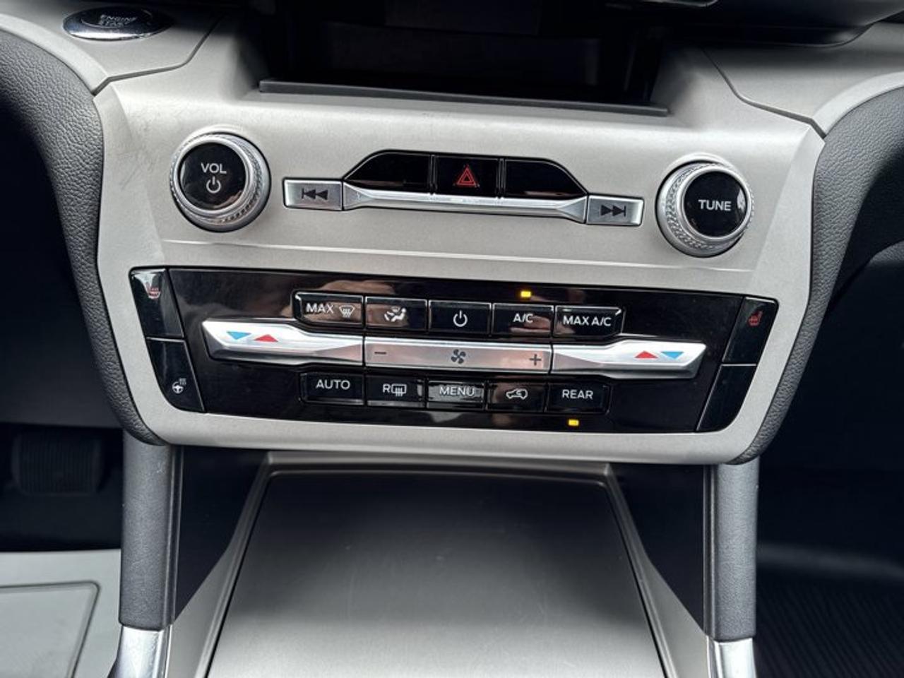 2023 Ford Explorer XLT 4WD | Leather Seats | Heated Steering Photo