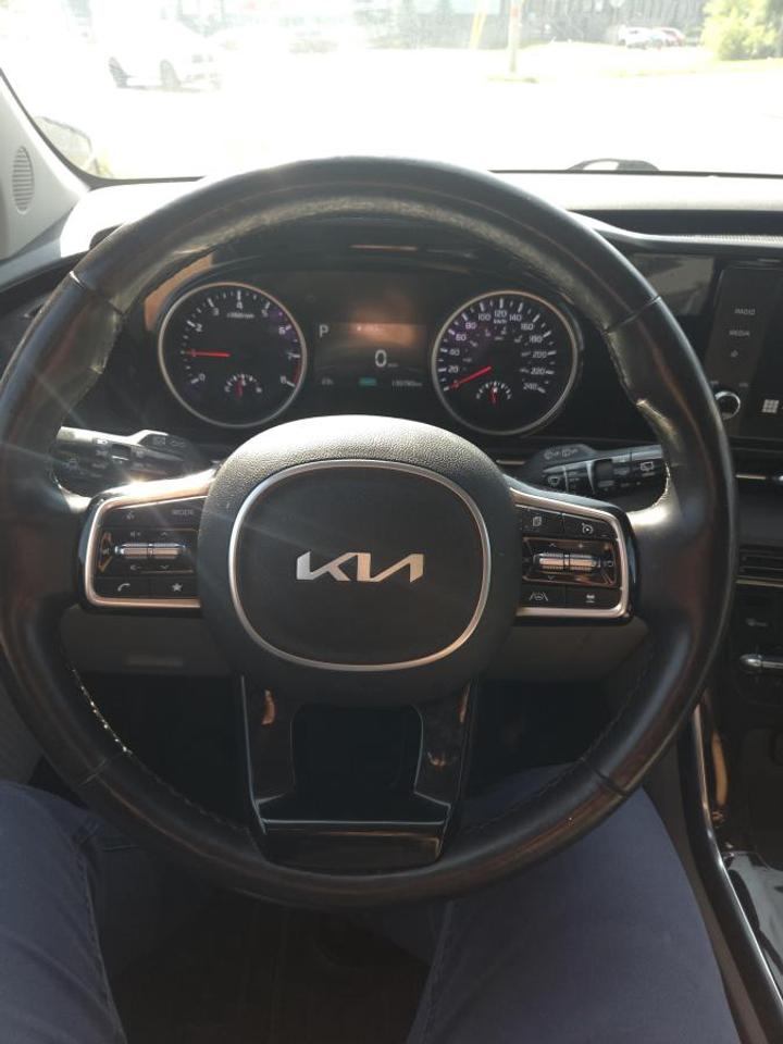 2022 Kia Carnival EX Photo
