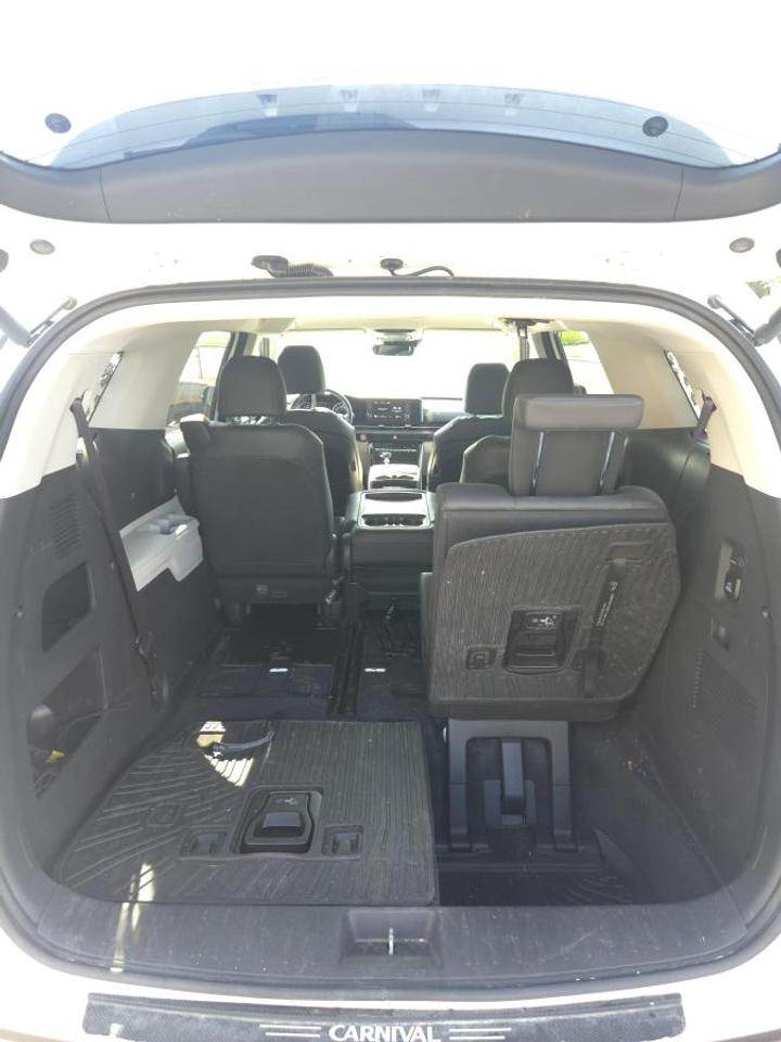 2022 Kia Carnival EX Photo